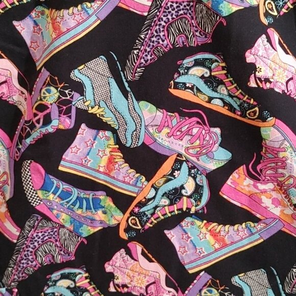 White Cross pediatric nurse scrubs top uniform shirt sleeve Medium sneak… - Picture 5 of 7